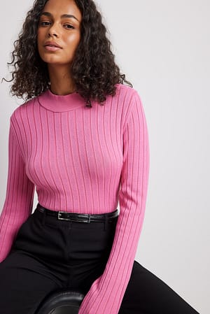 Pink Geribbelde gebreide sweater met een hoge hals