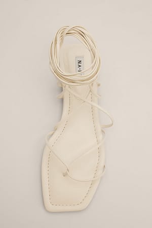 Cream Flate sko med stropper