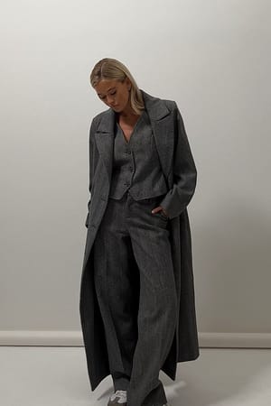 Grey Multi Kåpe i tweed med rysjedetaljer
