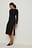 Kleid mit hohem Kragen und Schlitz