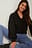 Gerippter Pullover mit V-Form