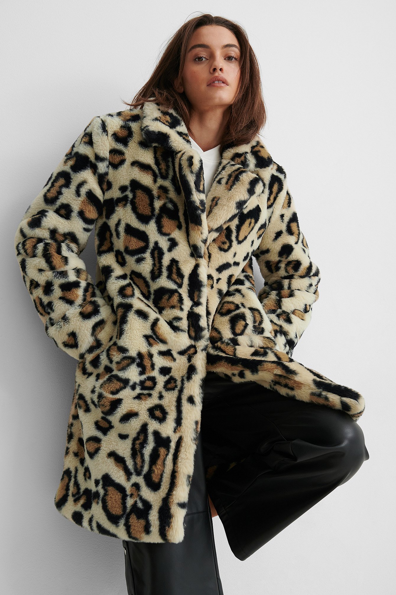Leopard Marked Shoulder Faux Fur Coat
