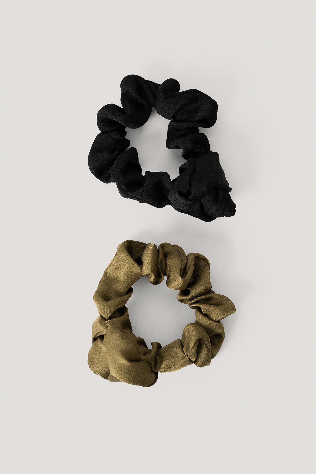 Black/Khaki 2-Pack Shiny Rose Scrunchies