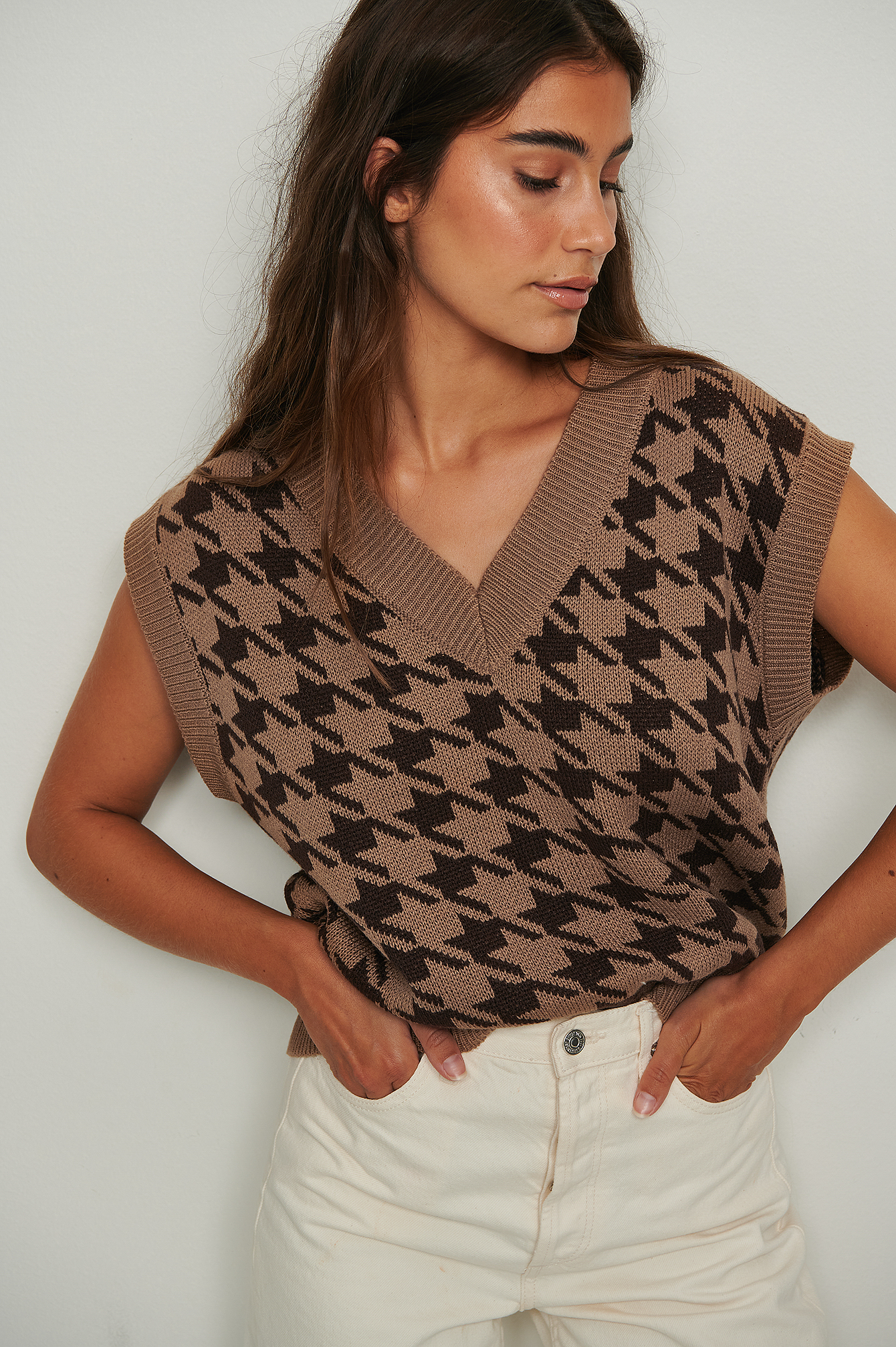 Brown Recycled Knitted Houndstooth Vest