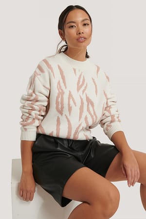 White/Pink Animal Knitted Round Neck Sweater
