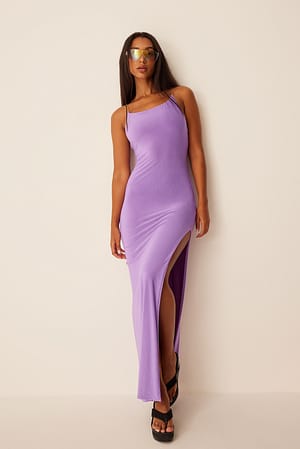 Purple Przylegająca sukienka maxi z łańcuszkiem