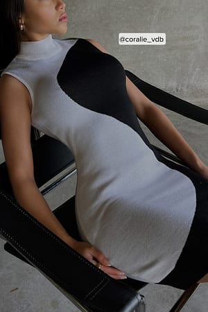 Black/White Tvåfärgad stickad miniklänning