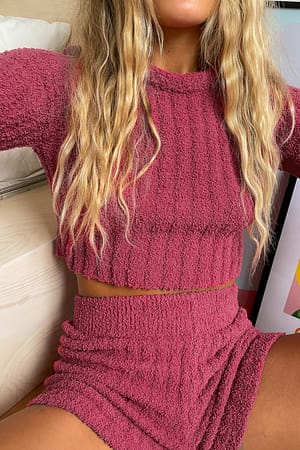 Raspberry Strikket kort dunet sweater