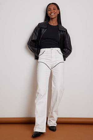 White Jeans de corte reto com costura contrastante