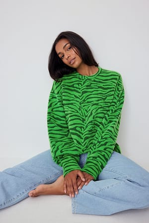 Green Zebra Print Żakardowy sweter z nadrukiem