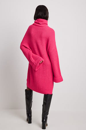 Pink Strikket lang sweater med foldede ærmer og rullekrave