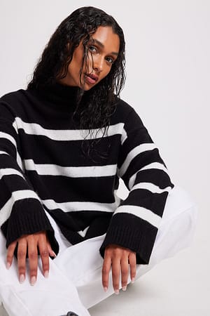 Black/White Stripe Camisola de Malha às Riscas com Gola Subida