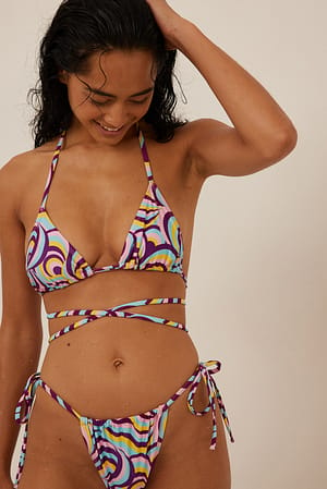 Multi Colour Print Top de bikini triangular con tirantes largos