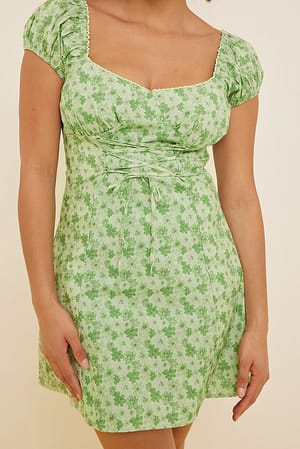 Green Flower Print Puhvihihainen mekko nauhadetaljeilla