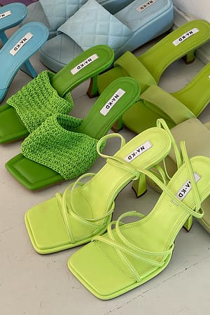 Kiwi Green Leveäkorkoiset kengät