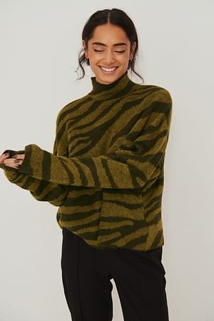 Beige/Green Żakardowy sweter z dzianiny z motywem swirl