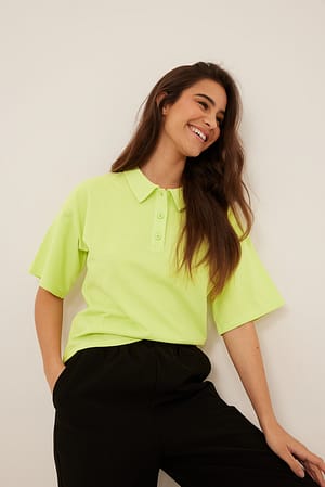 Yellow Lime T-shirt med knapper og krave