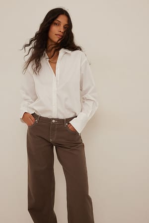 Brown Jeans de cintura baixa com costura contrastante