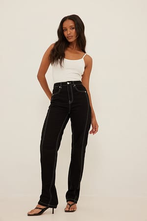 Black Jeans com costuras contrastantes