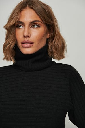 Black Kort strikket sweater med høj hals