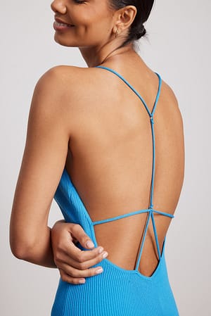 Blue Finstickad maxiklänning med öppen rygg