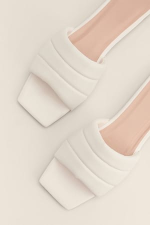 White Płaskie Sandały Z Wiązaniami