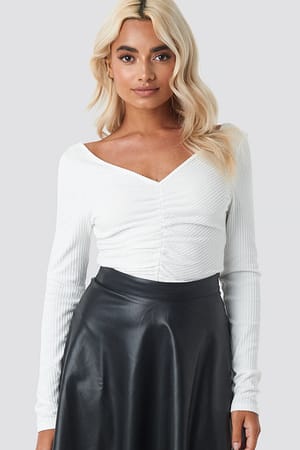 Offwhite Front Ruched Cropped Top