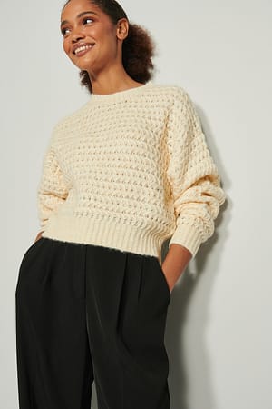 Offwhite Kraftig strikket sweater med rund hals