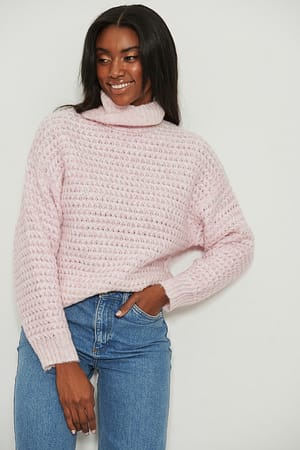 Light Pink Masywny sweter z dzianiny z wysokim kołnierzem