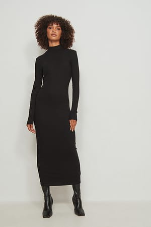 Black Recyklingowana sukienka w prążki z długim rękawem
