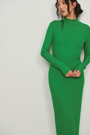 Green Recycled ribbstickad klänning med lång ärm