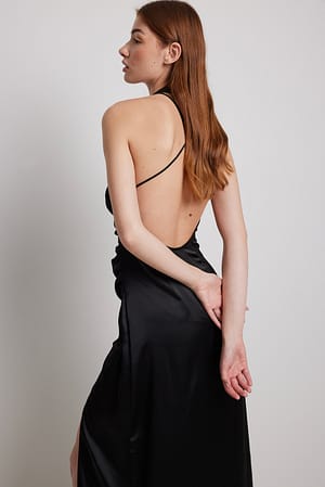 Black Satynowa sukienka maxi z wysokim rozcięciem i detalem na plecach
