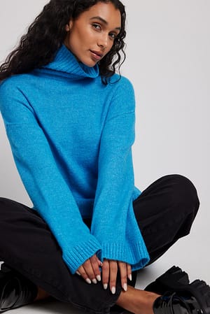Blue Gebreide sweater met hoge halslijn
