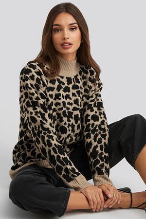 beige/Black Leo Knitted Sweater