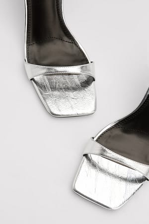 Silver Połyskliwe sandały na wysokim obcasie