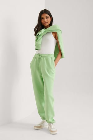 Light Green Zwężane spodnie dresowe z organicznej tkaniny
