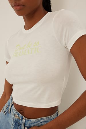 White T-shirt med print til baby
