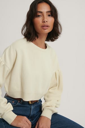 Off White Recyklingowany krótki dziergany sweter z bufiastymi rękawami