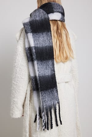 Black/White Soft Braided Checked Recycled Tassel Scarf