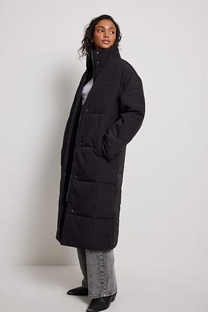 Black Kwadratowa, pikowana długa kurtka