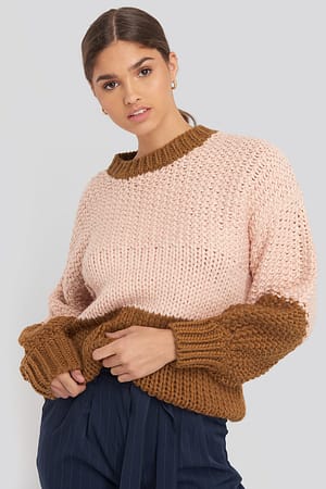 Pink Dwukolorowy Masywny Sweter Z Dzianiny