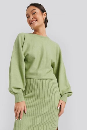 Green Round Neck Cropped Knitted Sweater