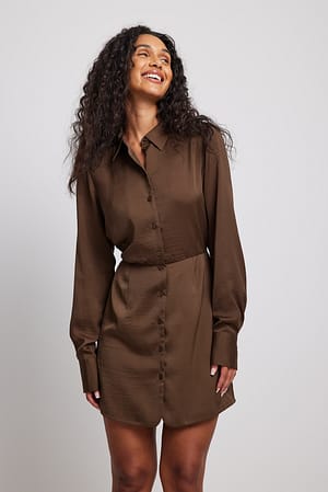 Brown Mini-skjortklänning i satin