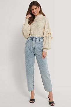 Loose Fit Paperwaist Jeans Blue Outfit.