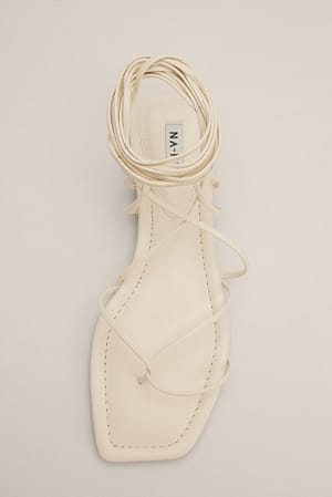 Cream Flate sko med stropper