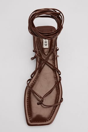 Chocolate Brown Sapatos rasos com tiras
