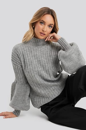 Gray Sweter Z Bufiastymi Rękawami
