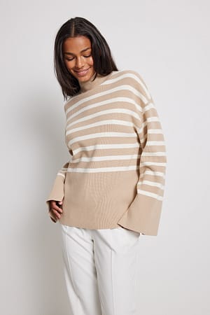 Beige/White Strikket sweater med striber og rullekrave