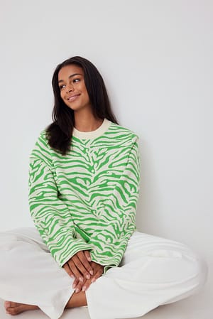 White/Green Print Strikket jumper med vide ærmer